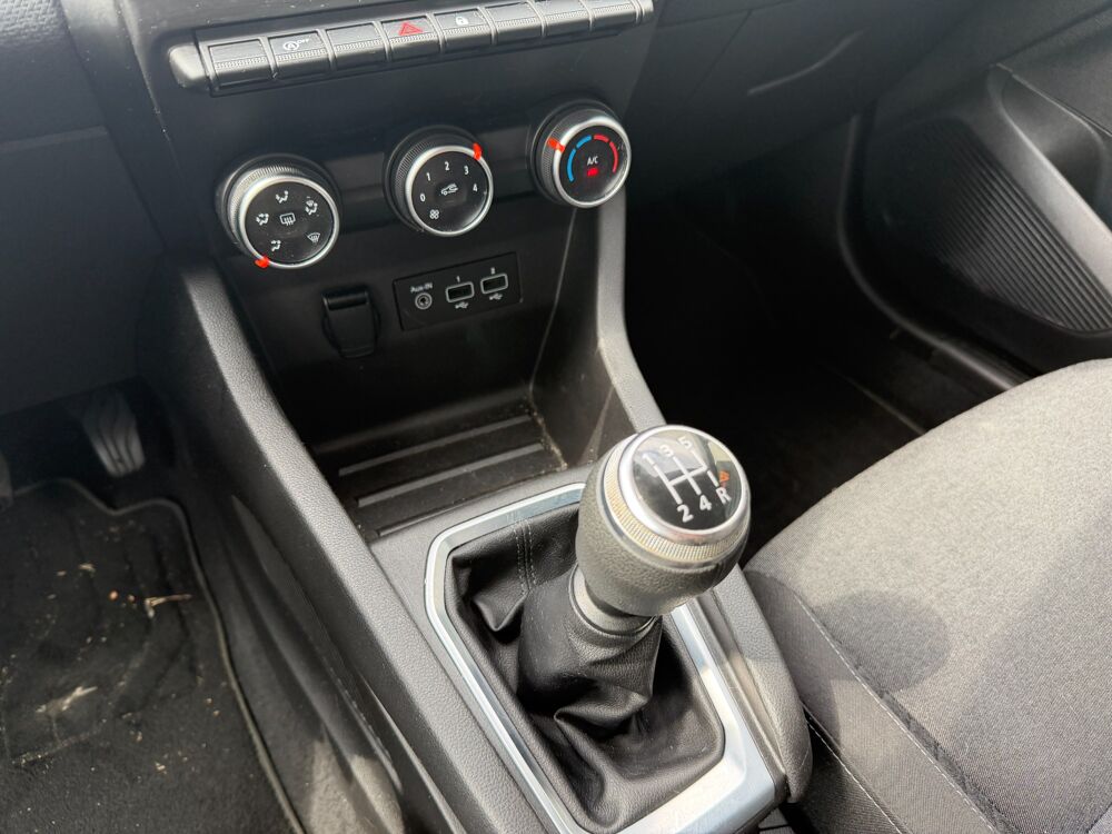 Clio V 1.0 SCE 75ch BUSINESS / CARPLAY 2020 occasion 17100 Saintes