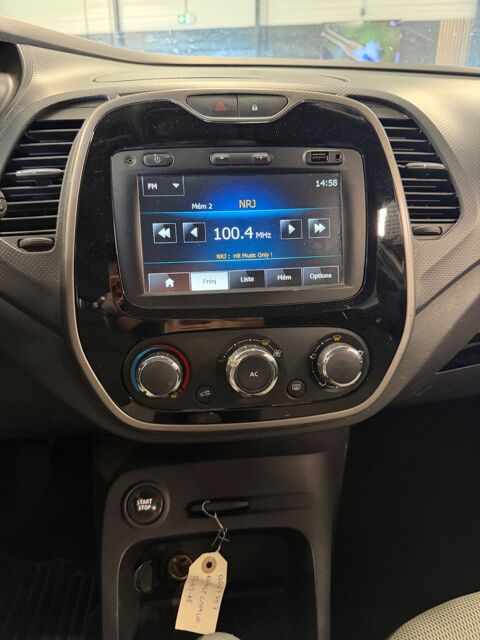 Captur 1.5 DCI 90 ECO - BUSINESS - DISTRIBUTION NEUVE - 4 PNEUS NEU 2014 occasion 79000 Niort