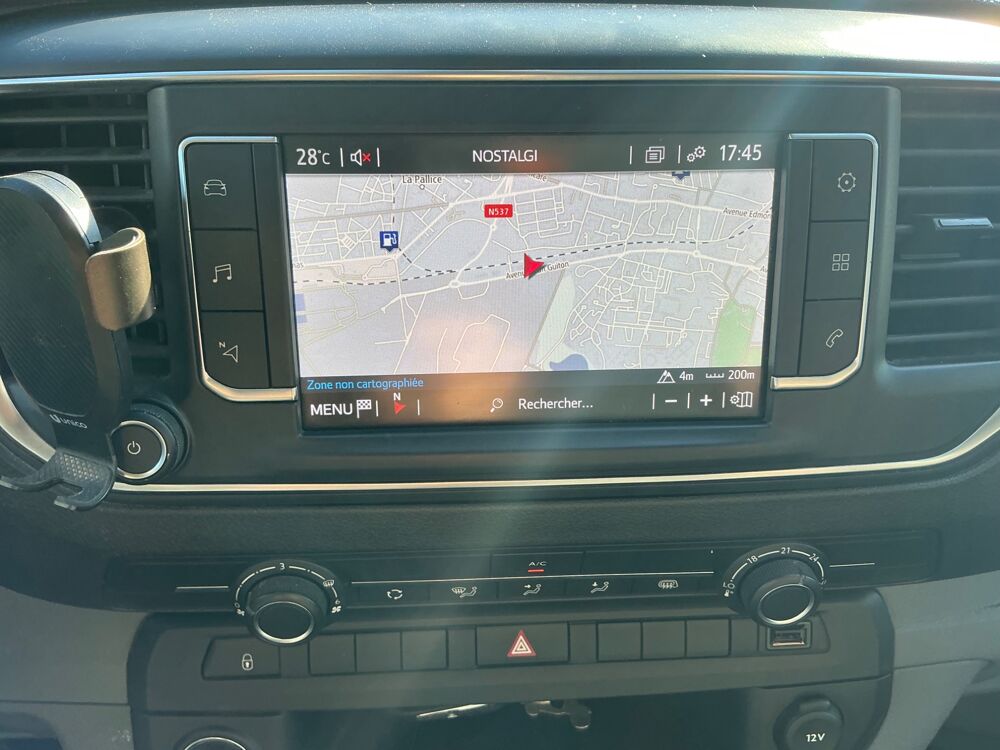 Proace 2.0 D4D 177 CH L2 DYNAMIC BVA CABINE APPROFONDIE / ATTELAGE 2019 occasion 17000 La Rochelle