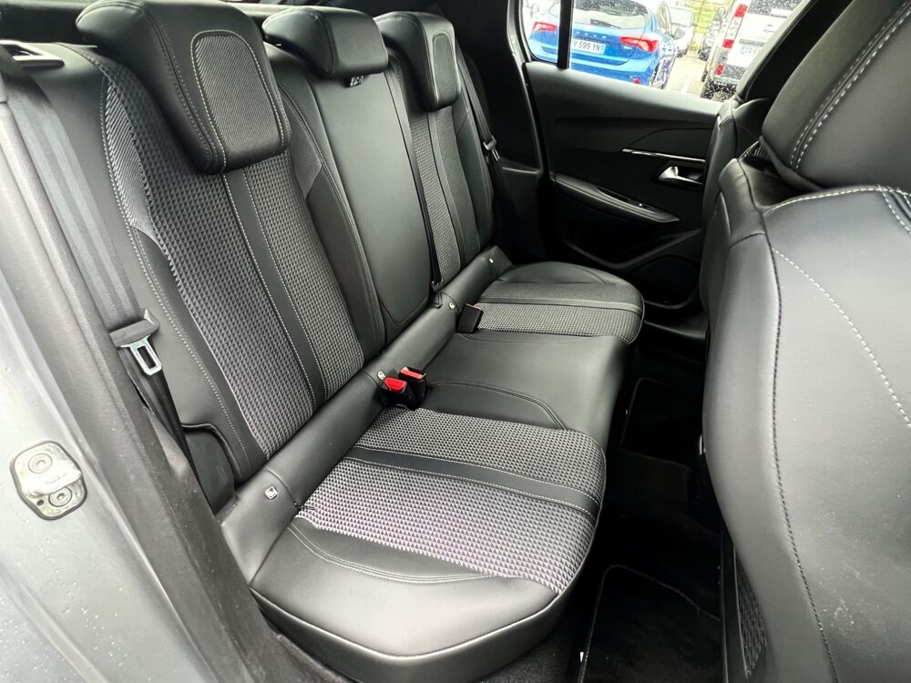 208 II GT LINE 1.2 PURETECH 100 cv EAT8 BVA - COCKPIT 3D - APPL 2023 occasion 68170 Rixheim