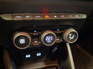 Duster 1.5 BLUEDCI 115 EXTREME 4X4 // ATTELAGE // APPLE CARPLAY // 2024 occasion 44300 Nantes