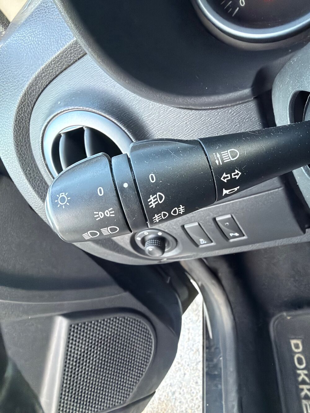 Dokker COMBI STEPWAY 1.5 DCI 90Ch - 1&Egrave;RE MAIN - CLIMATISATION - REG 2016 occasion 27000 &Eacute;vreux