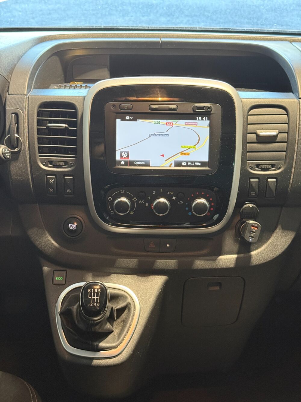 Trafic COMBI (III) 3 L2 2.0 BLUEDCI 145 ch INTENS 2019 occasion 65290 Juillan