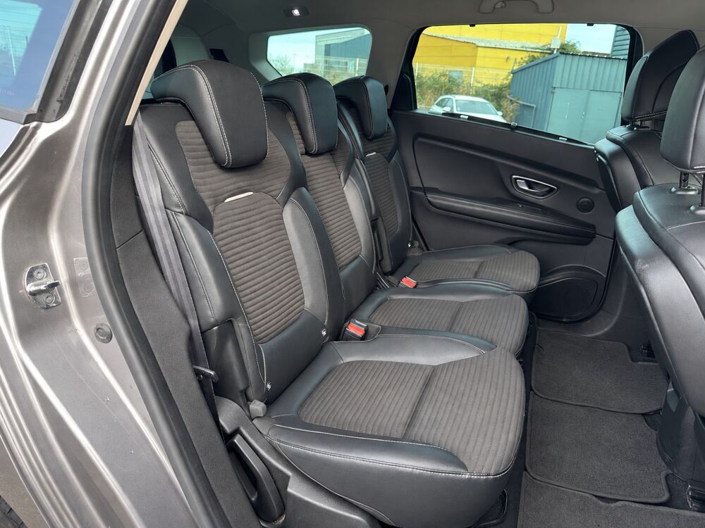 Grand scenic IV 1.6 DCI 160 CH / iNTENS / 7 PLACES - CAMERA RECUL - ATTELAGE 2017 occasion 44220 Cou&euml;ron