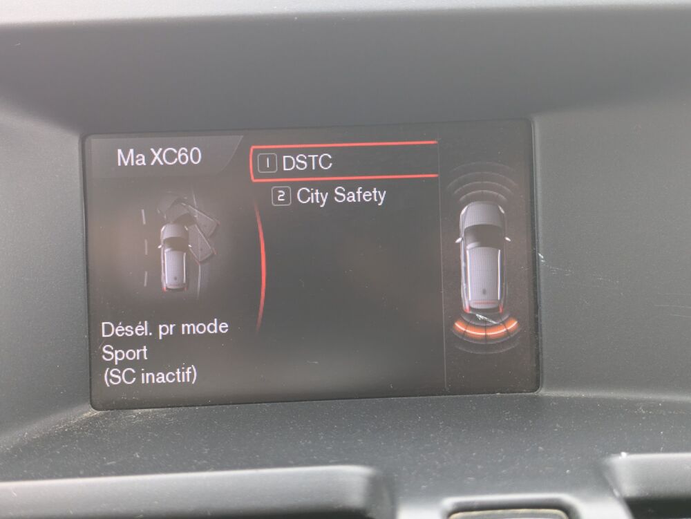 XC60 2.4 D3 165cv KINETIC AWD / PREMIERE MAIN / ATTELAGE / RADAR 2011 occasion 69420 Ampuis