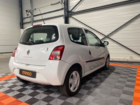 Twingo II 1.2 LEV 75CH ACCESS BVM5 ECO2 / DISTRIBUTION NEUVE 2011 occasion 17430 Tonnay-Charente