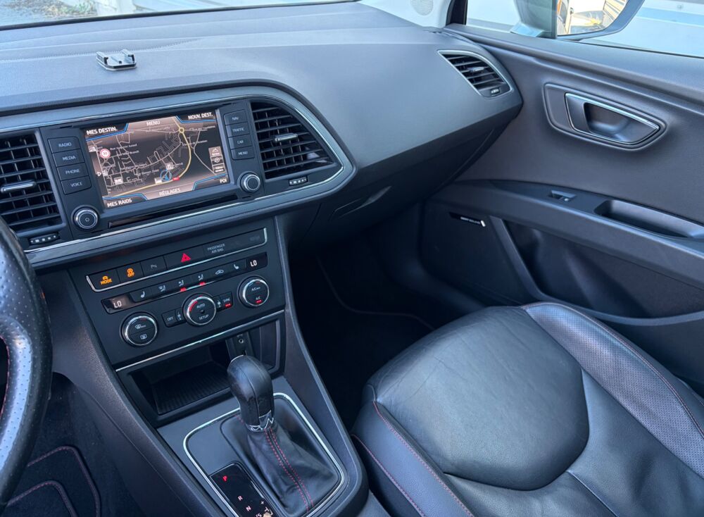Leon 1.8 TSI 180CH FR DSG 7 START-STOP - TOIT OUVRANT - CARPLAY - 2015 occasion 25300 Pontarlier