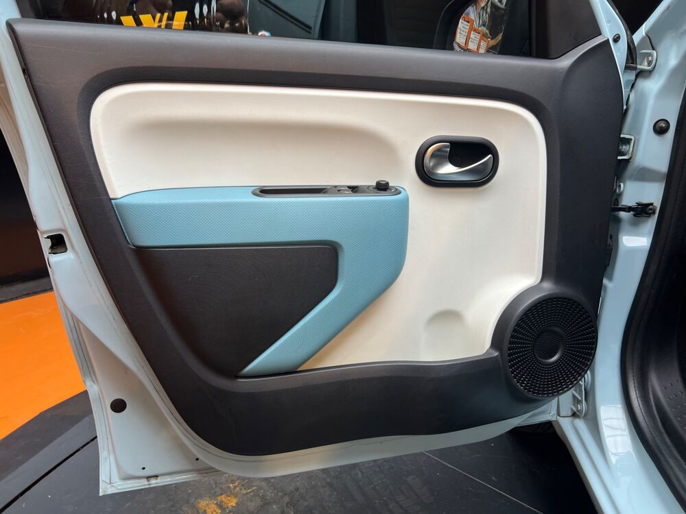 Twingo 1.0 SCE 70 INTENS // FAIBLE KILOMETRAGE // CLIMATISATION // 2015 occasion 33320 Eysines