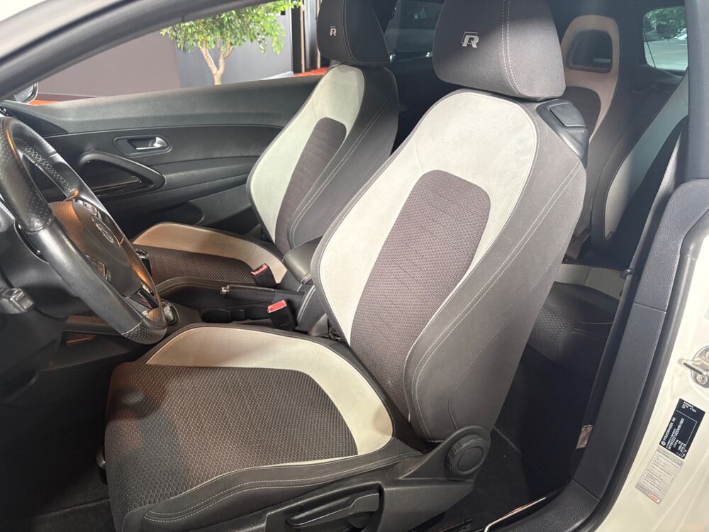 Scirocco R 2.0 TSI 265 CH / COURROIE OK / RADARS ARR / TOIT OUVRANT 2012 occasion 29000 Quimper