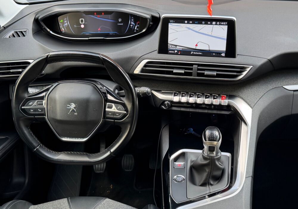 5008 GENERATION-II 1.2 130 CH ALLURE 7P / CARPLAY - CAM DE RECUL 2019 occasion 24750 Tr&eacute;lissac
