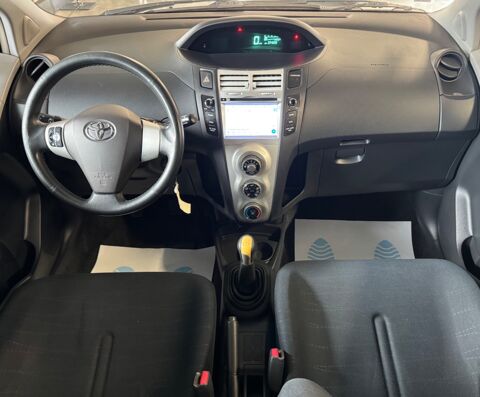 Yaris 1.3 VVTI 85 Ch- ENTRETIEN CONSTRUCTEUR 2006 occasion 79000 Niort