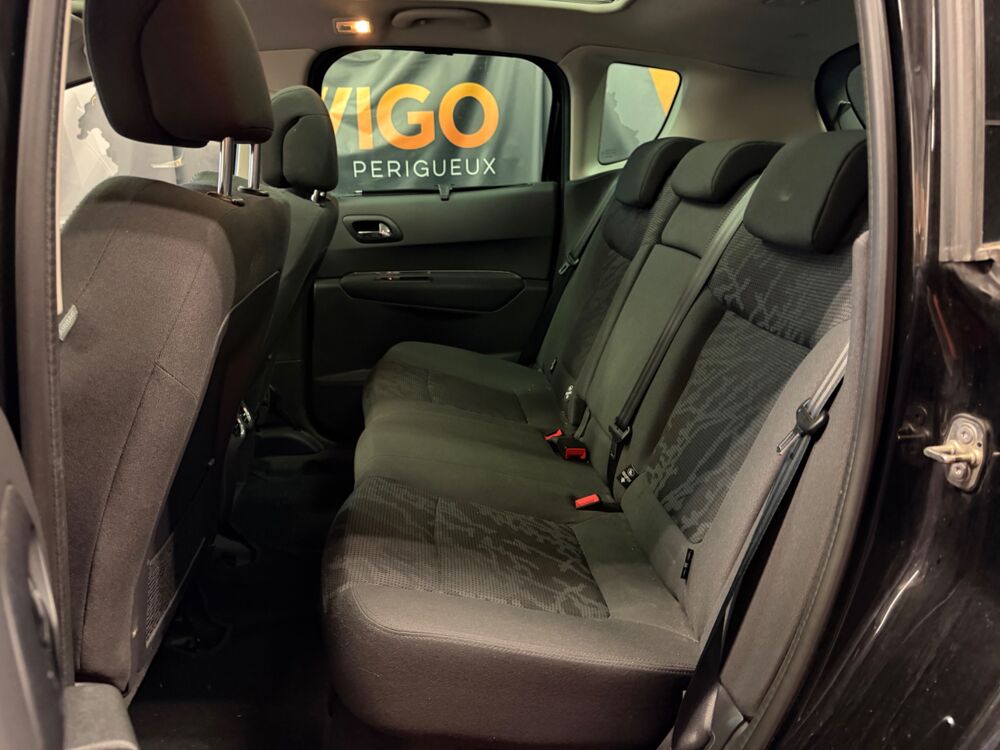 3008 GENERATION-I 1.6 HDI 115 Ch ALLURE GPS/ RADAR DE RECUL 2013 occasion 24750 Tr&eacute;lissac
