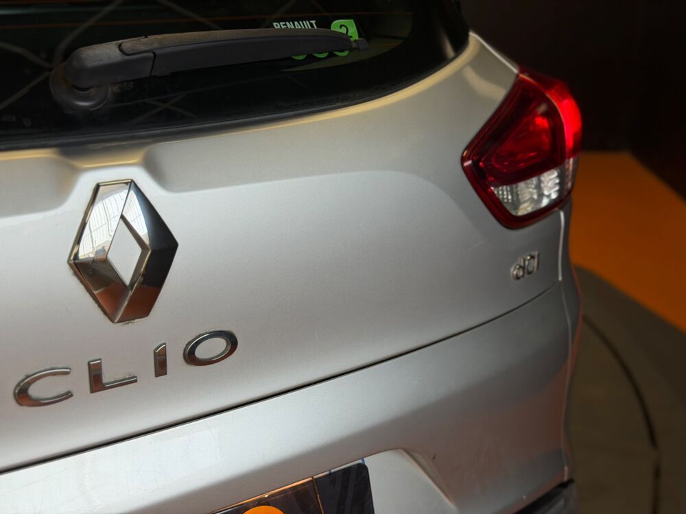 Clio ESTATE 1.5 DCI 75 BUSINESS // CLIMATISATION // R&Eacute;GULATEUR DE 2016 occasion 44300 Nantes