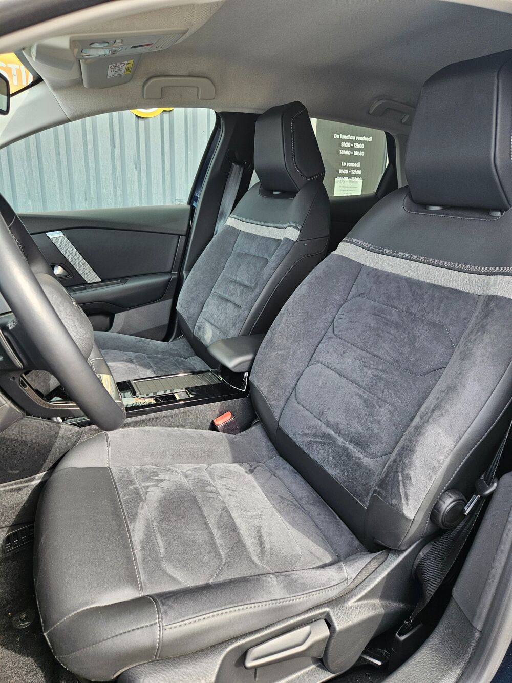 C4 1.2 135 MHEV HYBRID BUSINESS E-DCS6 BVA START-STOP 2024 occasion 38590 Saint-&Eacute;tienne-de-Saint-Geoirs