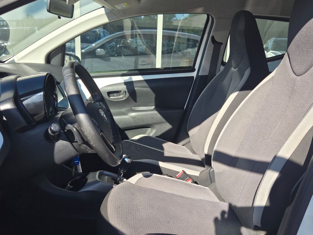 Aygo 1.0 VVTI 70 BOITE AUTO GRAND ECRAN CARPLAY 1er MAIN ENTRETIE 2020 occasion 33210 Maz&egrave;res