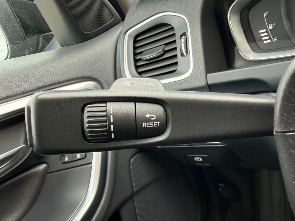 V60 2.0 D4 180Ch XENIUM GEARTRONIC BVA START-STOP - CAM&Eacute;RA DE RE 2014 occasion 27000 &Eacute;vreux