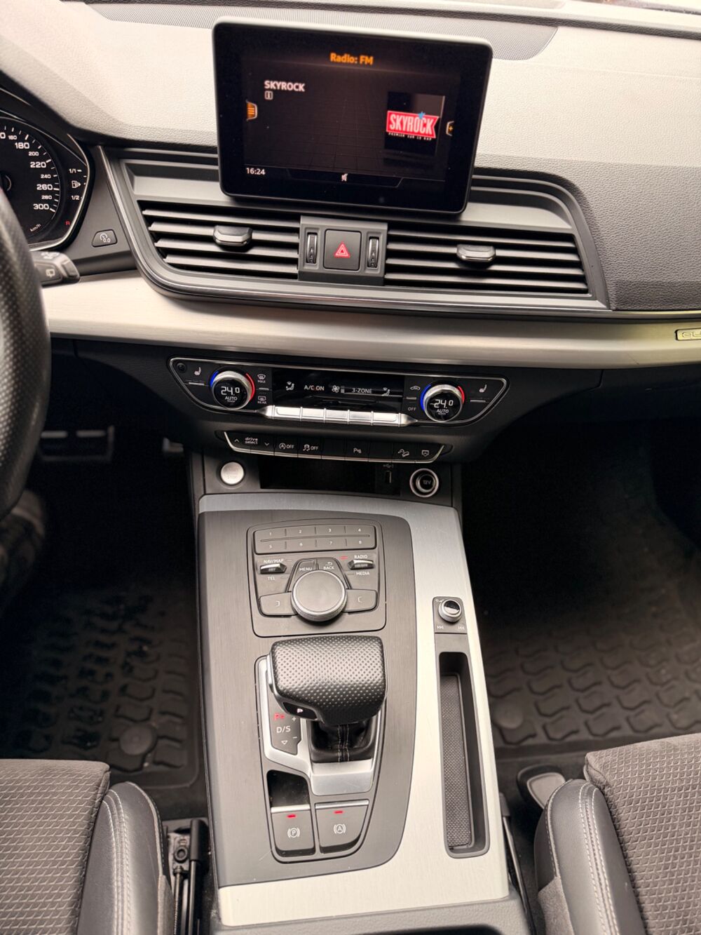Q5 2.0 40 TDI 190Ch S-LINE QUATTRO S-TRONIC - ATTELAGE - CARPLA 2019 occasion 76150 Saint-Jean-du-Cardonnay