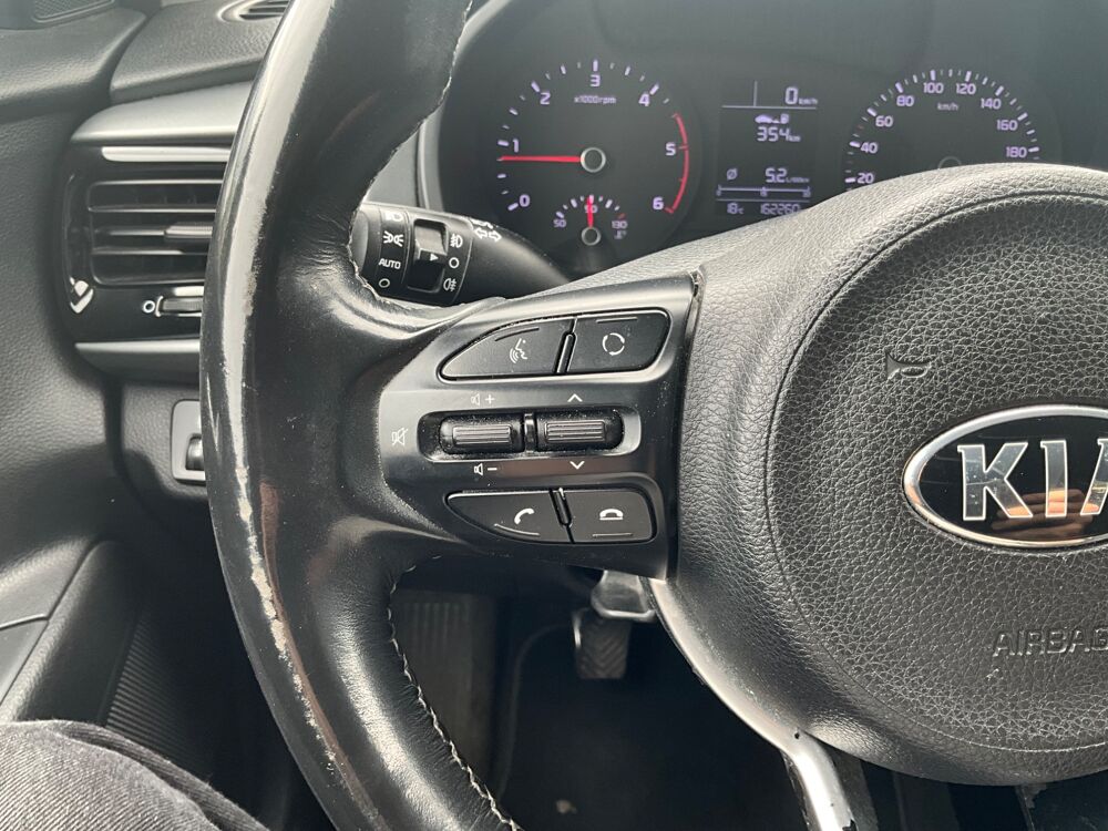 Rio 1.4 CRDI 90Ch ACTIVE / CAMERA / CHAINE DE DISTRIBUTION / GAR 2018 occasion 17000 La Rochelle