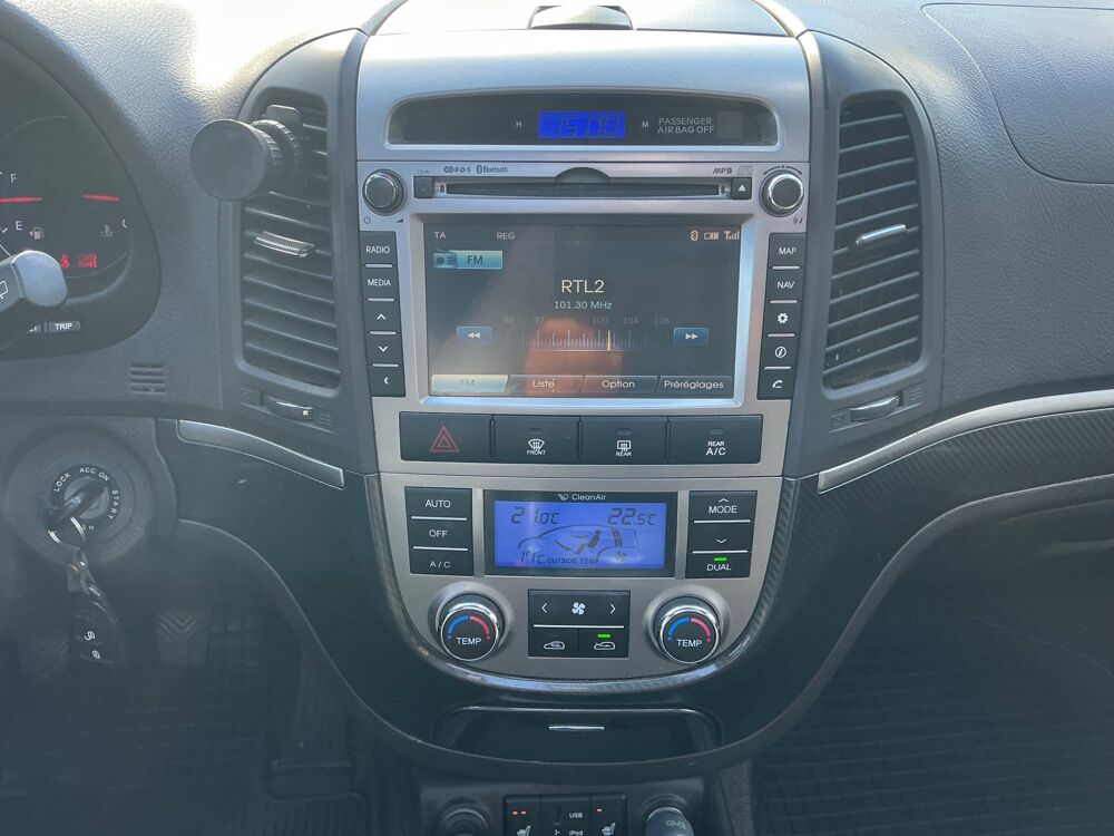 Santa Fe 2.2 CRDI 195 Ch PREMIUM 4WD / SIEGES CHAUFFANTS ELECTRIQUES 2012 occasion 17000 La Rochelle