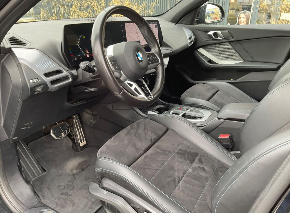 S&eacute;rie 1 1.5 120 170H M-SPORT 155 MHEV HYBRID 48VOLT DKG BVA - Cam&eacute;ra 2025 occasion 78410 Flins-sur-Seine