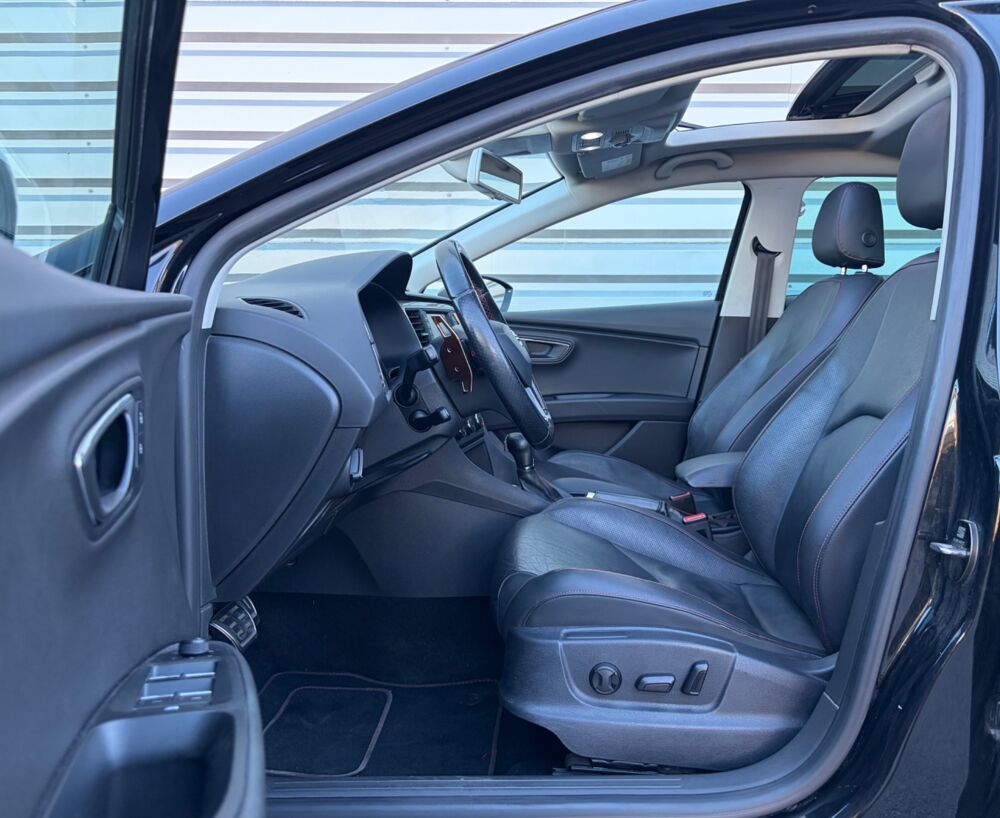 Leon 1.8 TSI 180CH FR DSG 7 START-STOP - TOIT OUVRANT - CARPLAY - 2015 occasion 25300 Pontarlier
