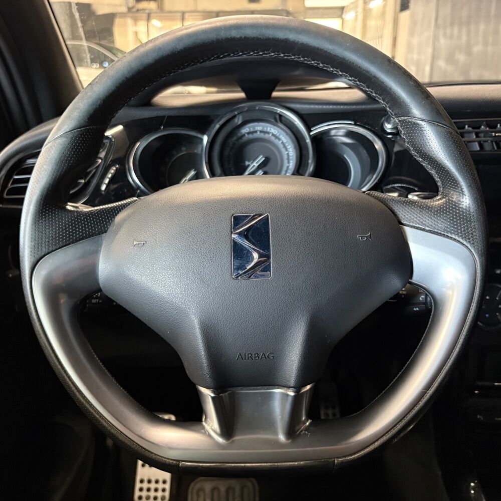 DS3 1.6 THP 165cv SPORT CHIC CAMERA RECUL 2016 occasion 26100 Romans-sur-Is&egrave;re
