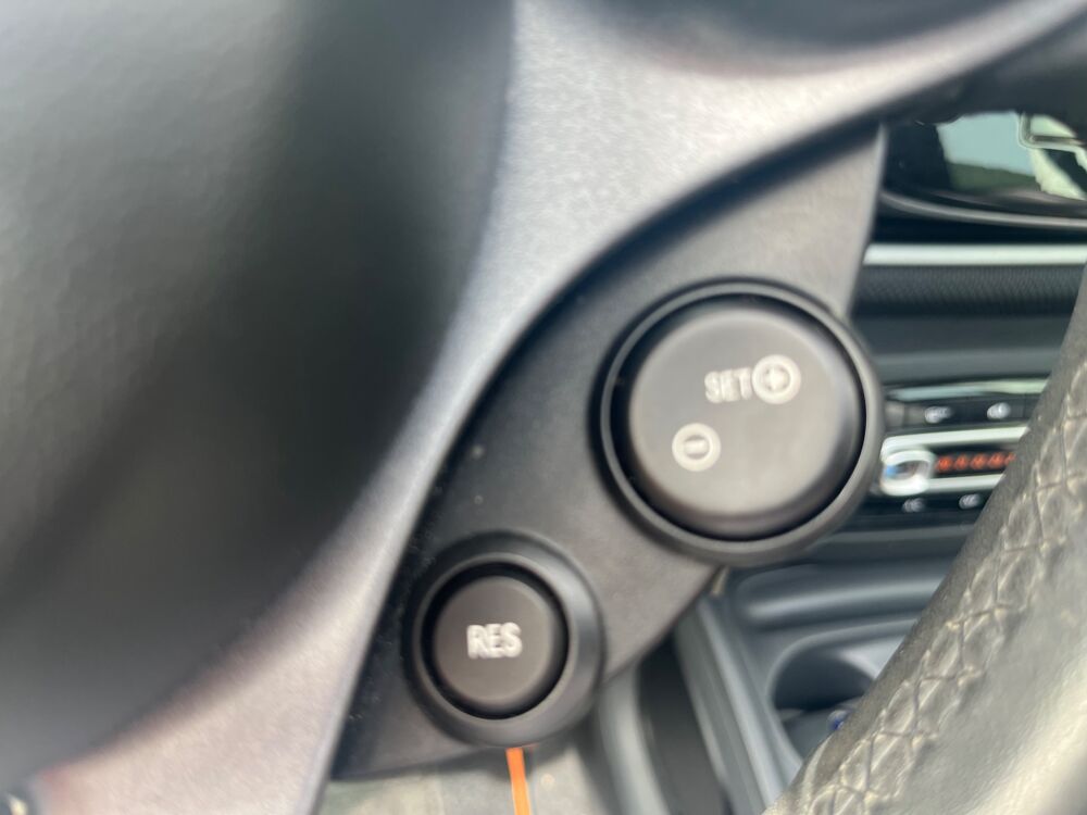 ForTwo 1.0 L 70ch PRIME CABRIOLET / RADAR DE RECUL / CHAINE 2017 occasion 38420 Le Versoud