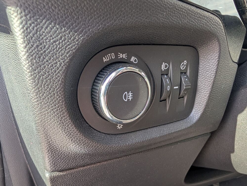 Corsa 1.2L 70ch EDITION BUSINESS + APPLE CARPLAY / ATTELAGE / RADA 2021 occasion 38420 Le Versoud