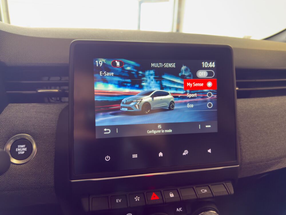 Clio V - 1.6 E-TECH 145H FULL-HYBRID 1.2KWH ENGINEERED BVA 2025 occasion 76190 &Eacute;calles-Alix