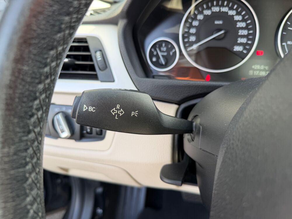 S&eacute;rie 3 TOURING 2.0 318 D 150CH LOUNGE BVA 2016 occasion 26000 Valence
