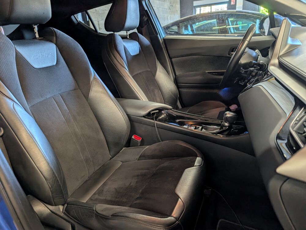 C-HR HYBRID 122CV COLLECTION - JBL - 2EME MAIN - ENTRETIEN ET GAR 2019 occasion 69400 Arnas