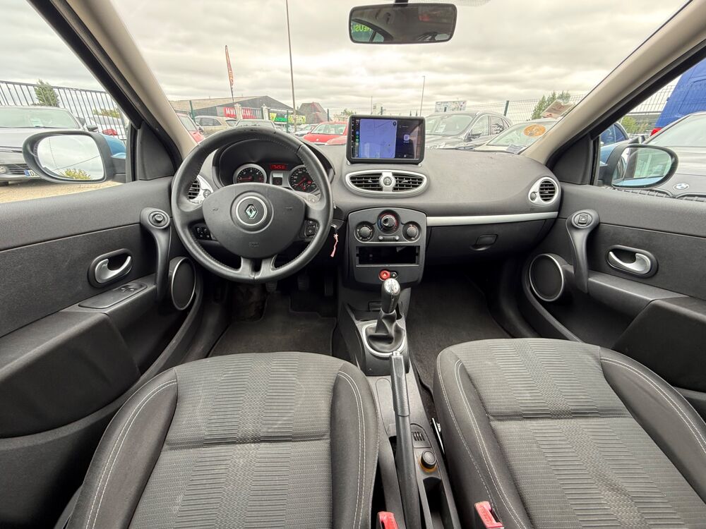 Clio 1.5 DCI 70CH AUTHENTIQUE - CLIMATISATION - CARPLAY 2010 occasion 27000 &Eacute;vreux