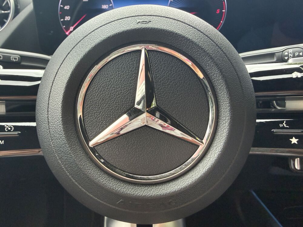 Classe GLA 2.0 200 D 150CH AMG LINE EDITION-1 8G-DCT BVA-TOIT OUVRANT- 2023 occasion 76150 Saint-Jean-du-Cardonnay
