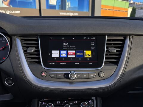 Grandland x 1.2 130Ch - ULTIMATE BVA8 - CARPLAY - SI&Egrave;GES CHAUFFANTS - EN 2019 occasion 26000 Valence