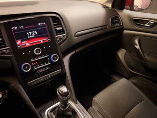 M&eacute;gane 1.2 TCE 100ch ENERGY INTENSE/ REGULATEUR/ LIMITATEUR/ CLIM A 2016 occasion 78125 Gazeran