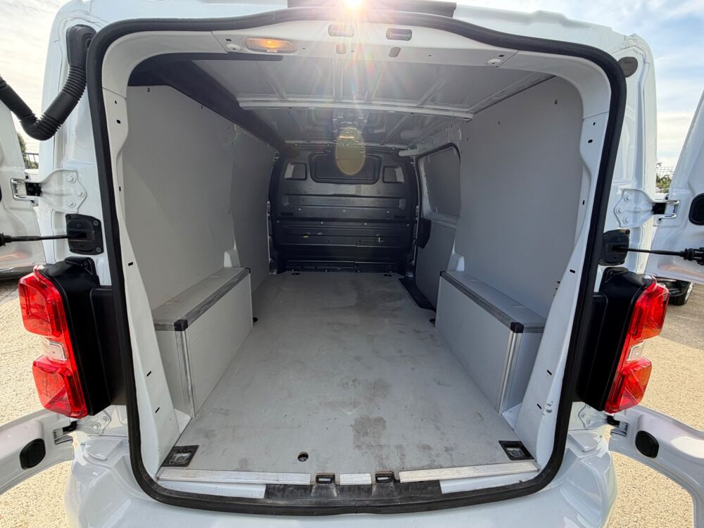 Vivaro FOURGON 1.5 D 120CH TAILLE M TVA RECUPERABLE - CARPLAY - CAM 2024 occasion 27000 &Eacute;vreux