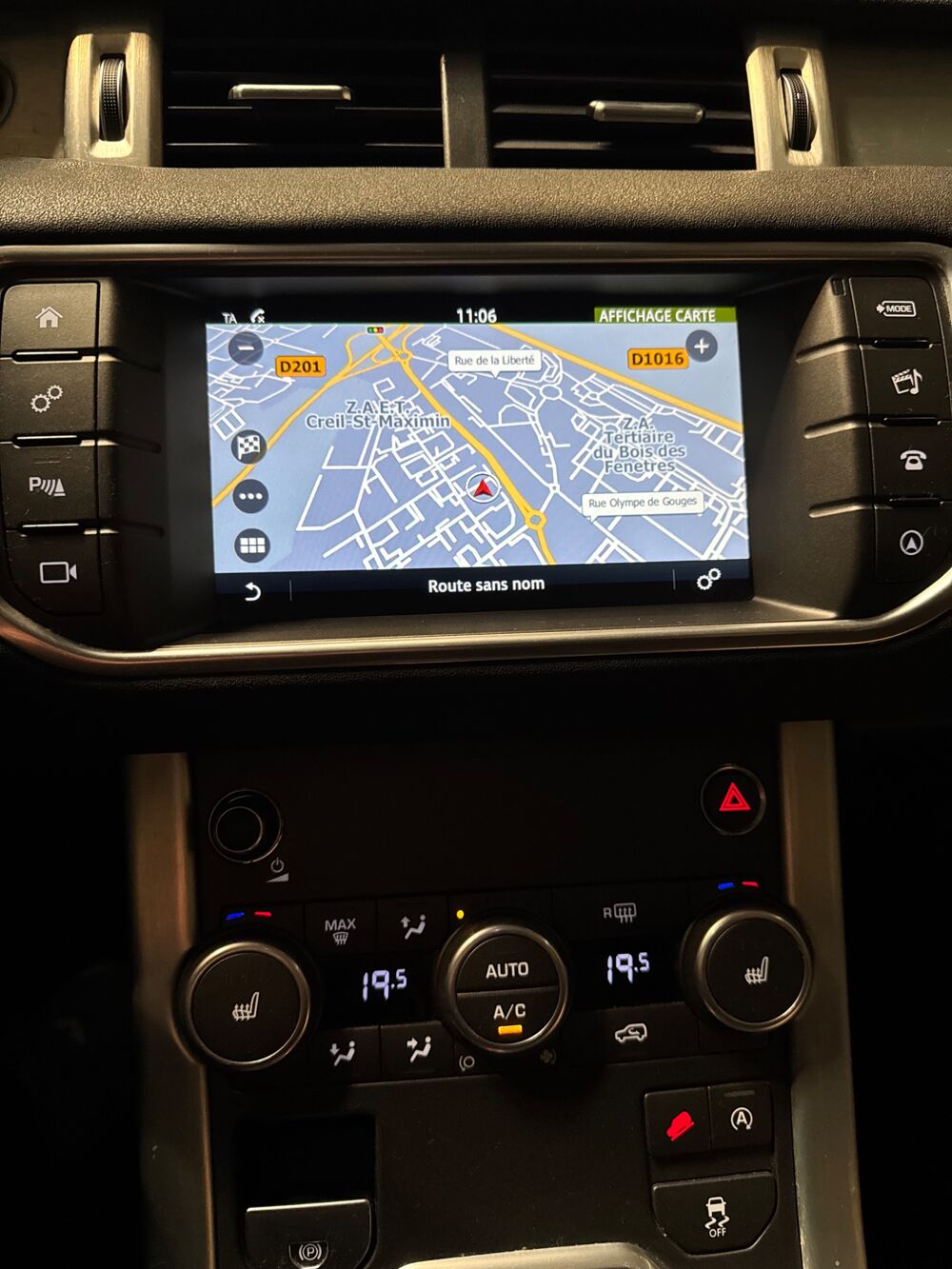 Range Rover Evoque 2.0 TD4 180 SE DYNAMIC 4WD BVA ENTRETIEN CONSTRUCTEUR ET MOT 2017 occasion 60740 Saint-Maximin
