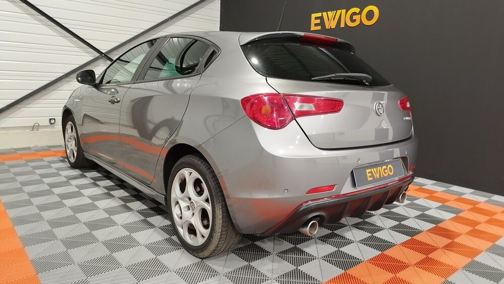 Giulietta 2.0 JTDM 150CH LUSSO / DISTRIBUTION OK / CLIMATISATION AUTO 2017 occasion 17430 Tonnay-Charente