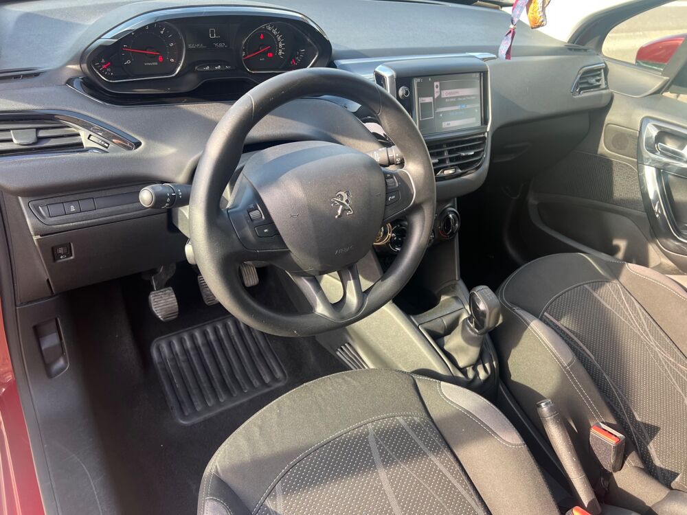 208 1.4 HDI 70 CH BUSINESS 5P / ECRAN NUMERIQUE / COUROIE OK 2012 occasion 40000 Mont-de-Marsan