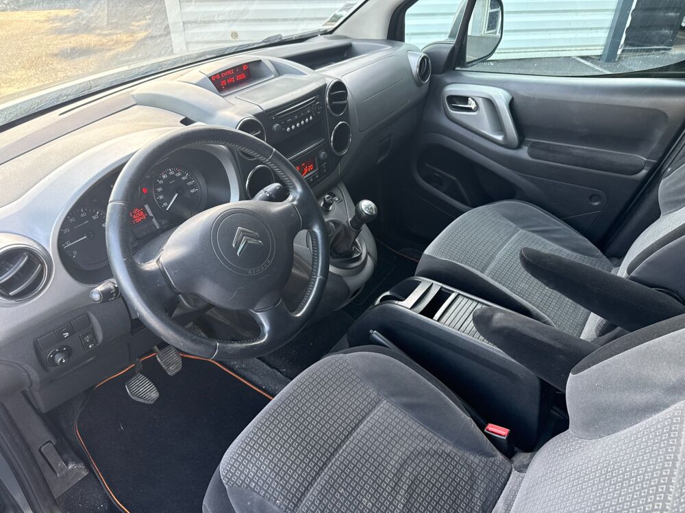 Berlingo COMBI MULTISPACE 1.6 HDI 90ch / ATTELAGE 2011 occasion 17100 Saintes