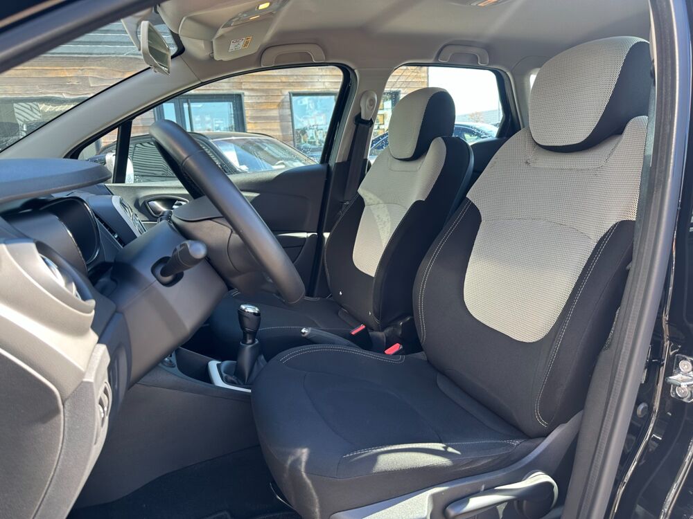 Captur 1.5 DCI 90 CH / BUSINESS / RADAR AR - GPS - REGUL - BLUETOOT 2018 occasion 44220 Cou&euml;ron