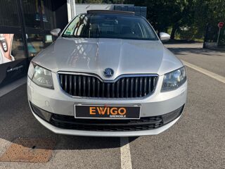 Octavia 1.8 L TSI 180ch GREENTEC ELEGANCE TOIT PANORAMIQUE OUVRANT S 2014 occasion 38420 Le Versoud