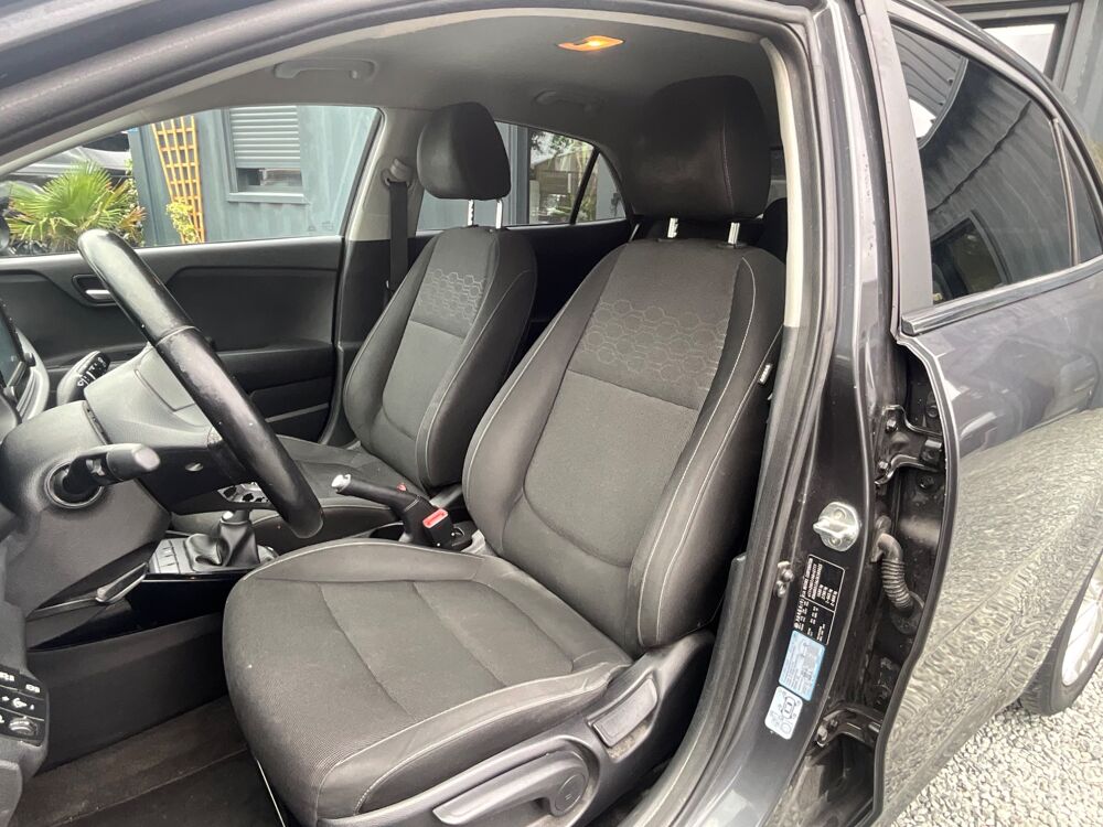 Rio 1.4 CRDI 90Ch ACTIVE / CAMERA / CHAINE DE DISTRIBUTION / GAR 2018 occasion 17000 La Rochelle