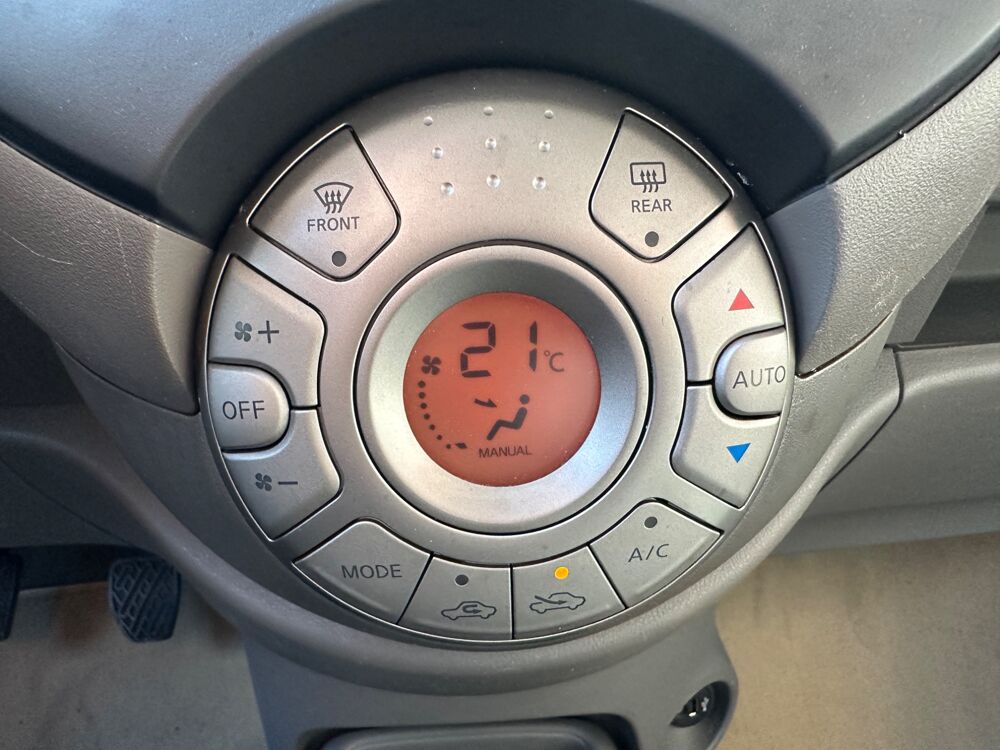 Micra 1.2 80ch CLIM / AIDE AU STATIONNEMENT / MOTEUR A CHAINE 2011 occasion 38420 Le Versoud