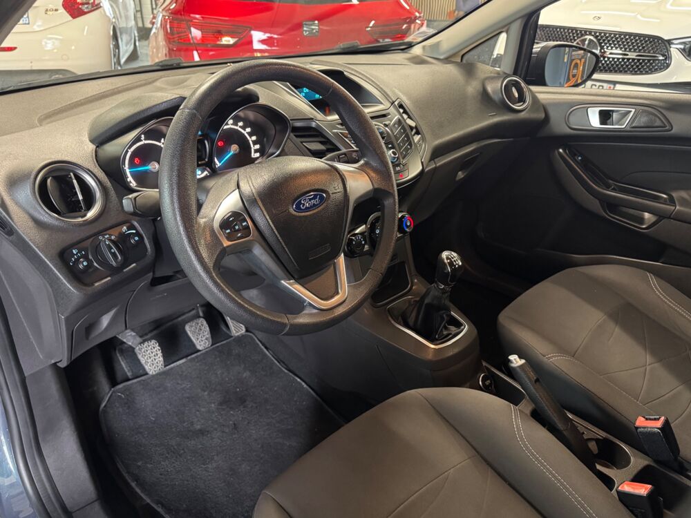 Fiesta 1.5 TDCI 75 Ch -TREND - DISTRIBUTION OK 2013 occasion 79000 Niort