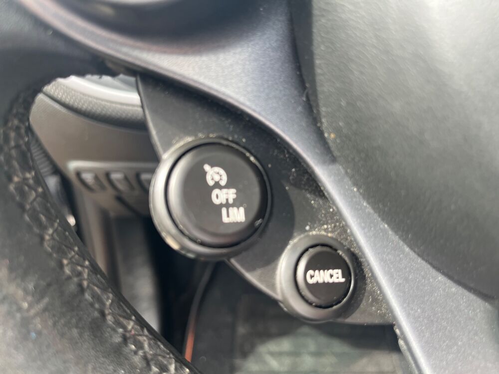 ForTwo 1.0 L 70ch PRIME CABRIOLET / RADAR DE RECUL / CHAINE 2017 occasion 38420 Le Versoud