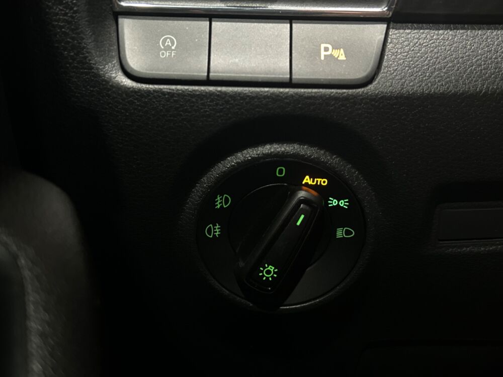 Fabia 1.0 TSI 110 CH MONTE CARLO / CAM&Eacute;RA DE RECUL / CARPLAY 2021 occasion 29000 Quimper