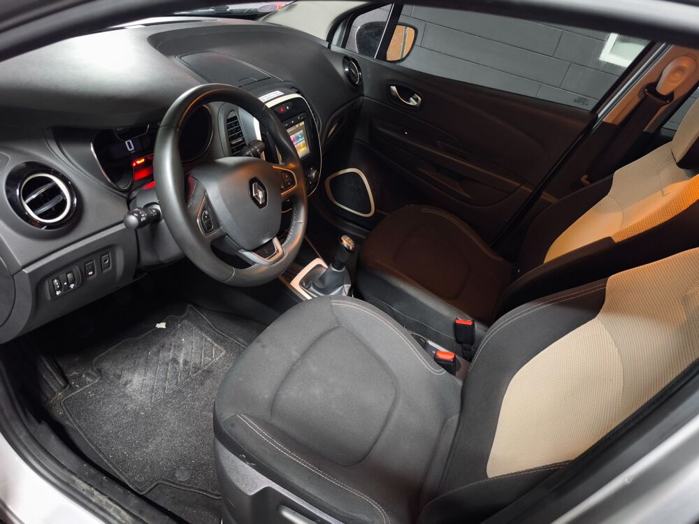 Captur 0.9 TCE 90 BUSINESS PREMIERE MAIN 2020 occasion 60740 Saint-Maximin