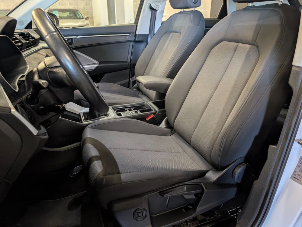 Q3 35 TFSI 150CV DESIGN - TOIT OUVRANT - CARPLAY - COFFRE ELECT 2021 occasion 69400 Arnas