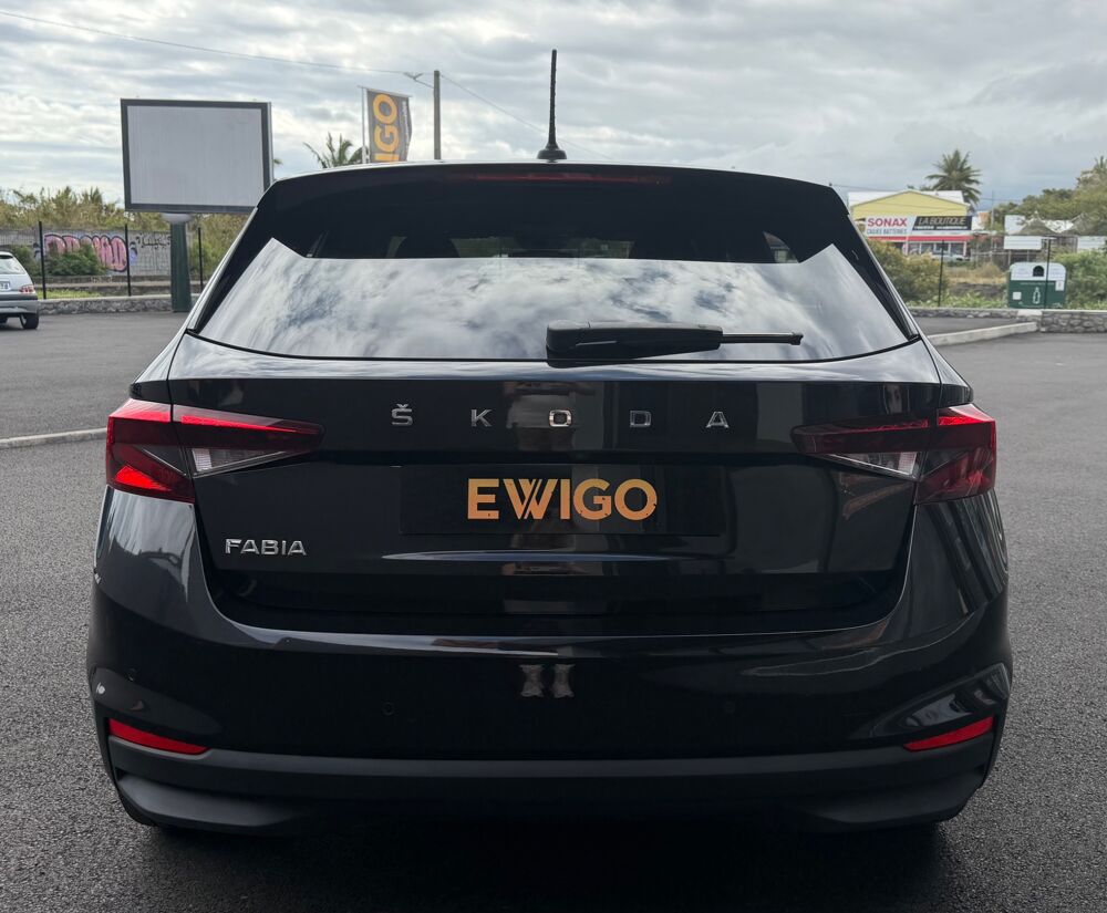 Fabia IV 1.5 TSI 150 BLACK EDITION DSG7 + CAMERA + CARPLAY + 1&Egrave;RE 2022 occasion 97410 Saint-Pierre